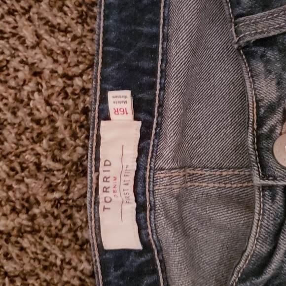 Torrid Distressed Jeans - Picture 4 of 6